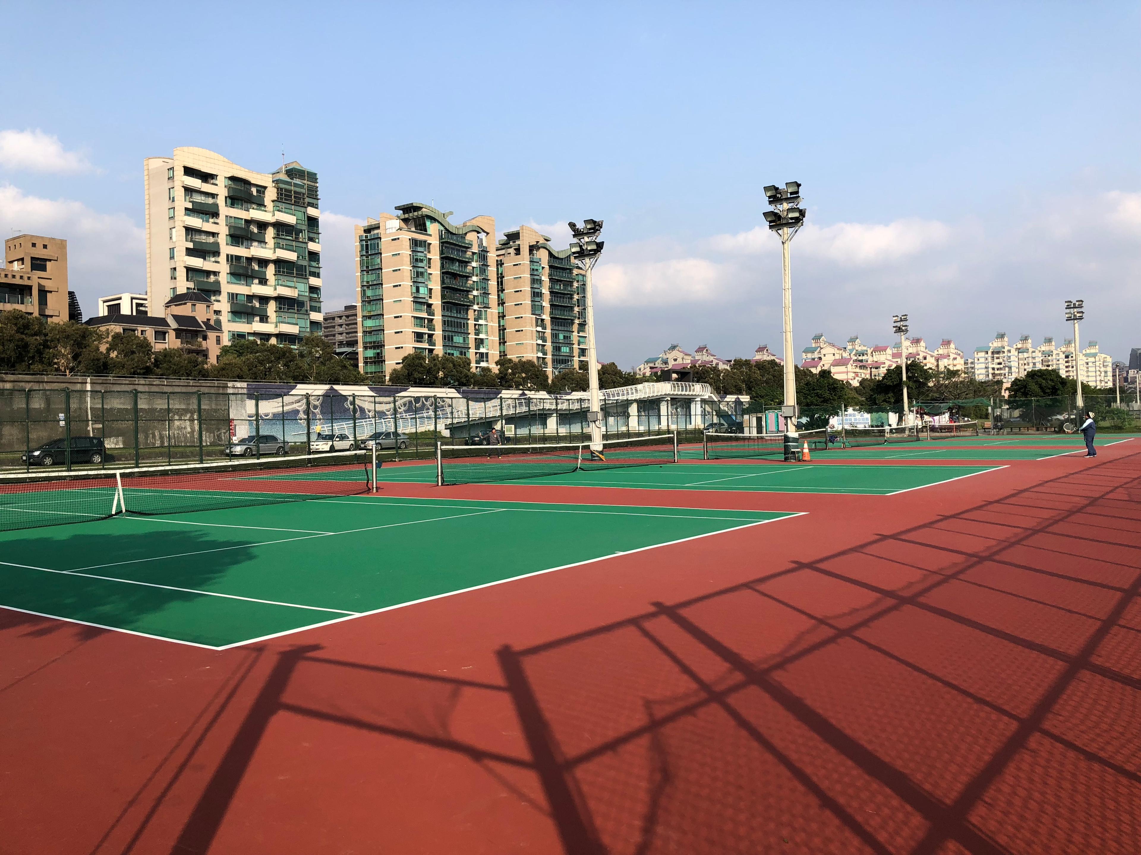 美堤河濱公園網球場